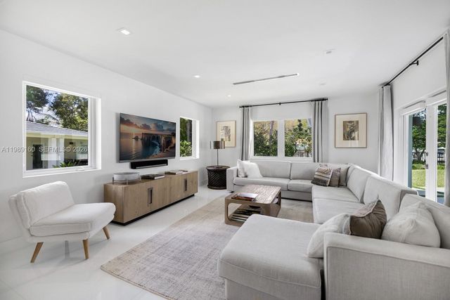 6120 Riviera Dr, Coral Gables, FL 33146