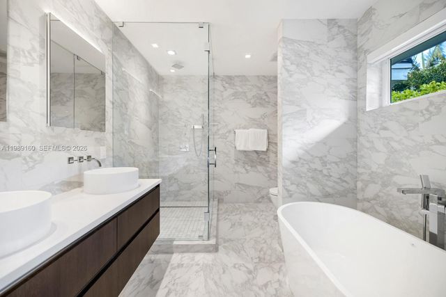 6120 Riviera Dr, Coral Gables, FL 33146