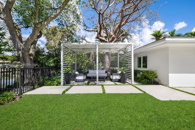 6120 Riviera Dr, Coral Gables, FL 33146