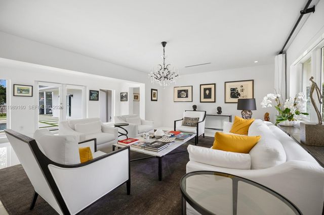 6120 Riviera Dr, Coral Gables, FL 33146