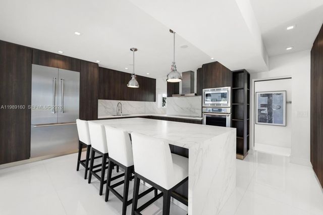 6120 Riviera Dr, Coral Gables, FL 33146