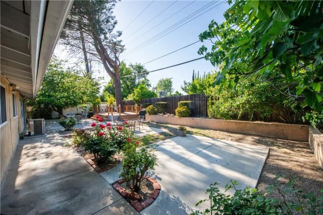 20865 Martha, Woodland Hills, CA 91367