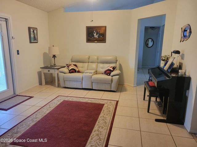 1060 Siboney Street NW, Palm Bay, FL 32907