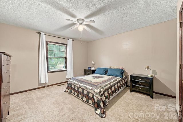 709 Woodside Drive, Kings Mountain, NC 28086