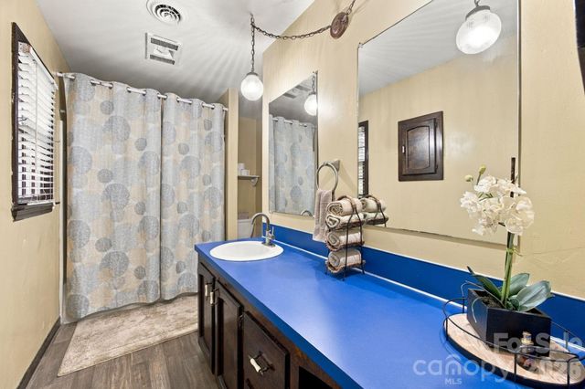 709 Woodside Drive, Kings Mountain, NC 28086