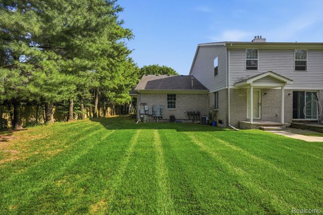47078 Auburn Court, Shelby Charter Township, MI 48317