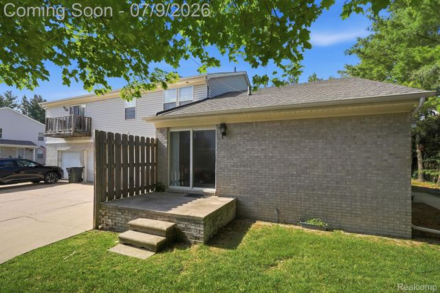 47078 Auburn Court, Shelby Charter Township, MI 48317