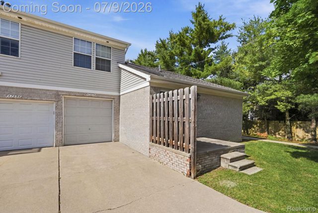 47078 Auburn Court, Shelby Charter Township, MI 48317