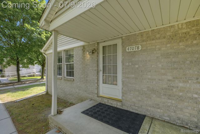 47078 Auburn Court, Shelby Charter Township, MI 48317