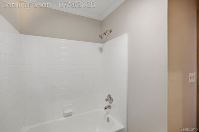 47078 Auburn Court, Shelby Charter Township, MI 48317
