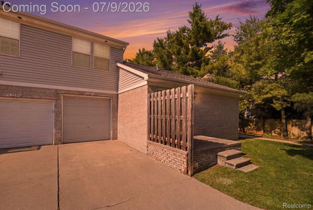 47078 Auburn Court, Shelby Charter Township, MI 48317