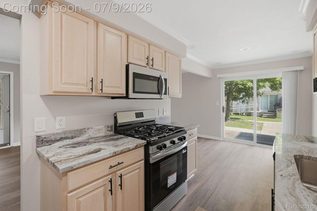 47078 Auburn Court, Shelby Charter Township, MI 48317