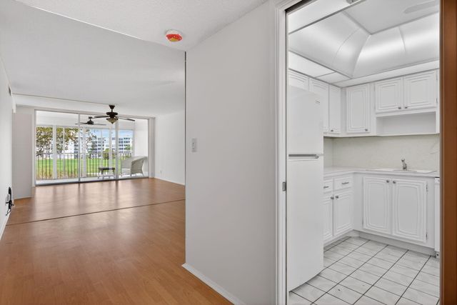 2651 S Palm Aire Drive 302, Pompano Beach, FL 33069