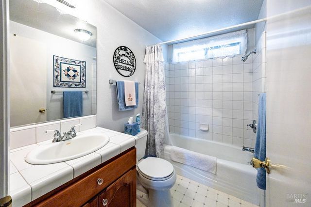 6707 Badger Creek Rd, Santa Rosa, CA 95409