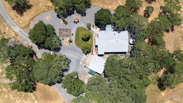 6707 Badger Creek Rd, Santa Rosa, CA 95409