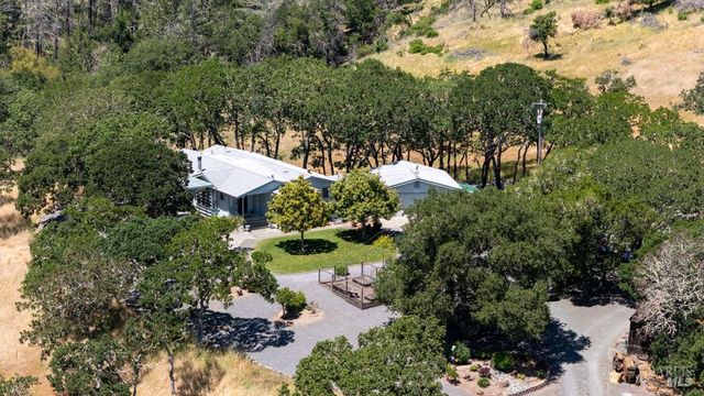 6707 Badger Creek Rd, Santa Rosa, CA 95409