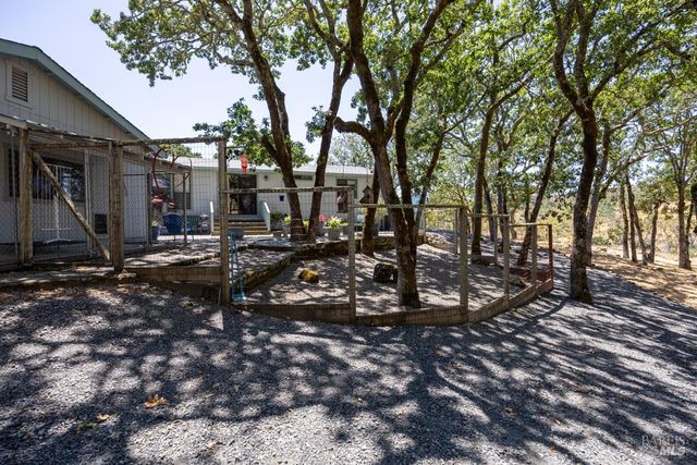 6707 Badger Creek Rd, Santa Rosa, CA 95409