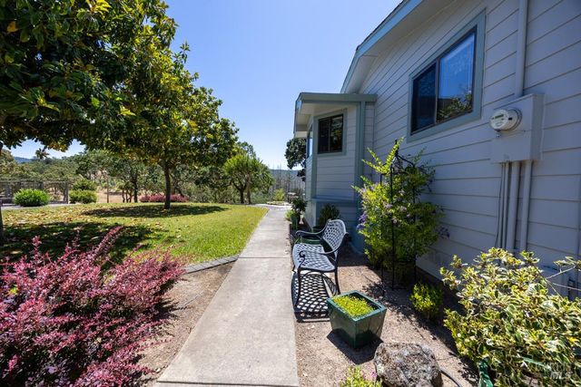 6707 Badger Creek Rd, Santa Rosa, CA 95409