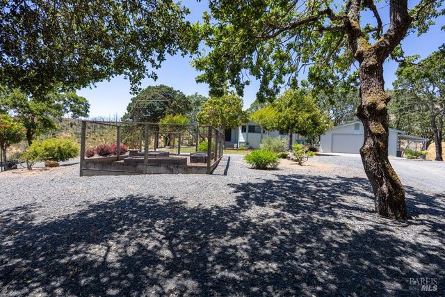 6707 Badger Creek Rd, Santa Rosa, CA 95409