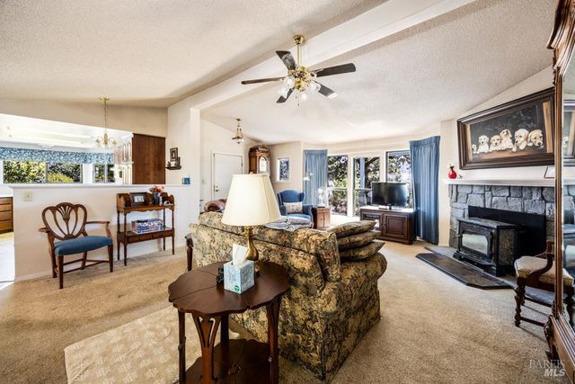 6707 Badger Creek Rd, Santa Rosa, CA 95409