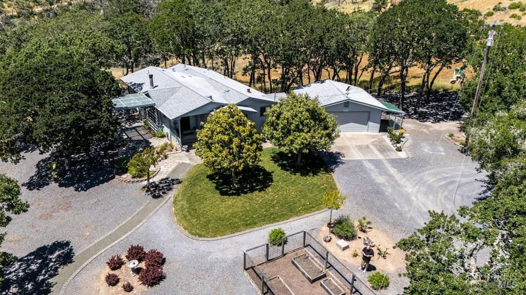 6707 Badger Creek Rd, Santa Rosa, CA 95409