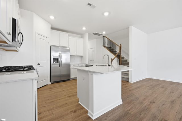 1872 Bluejay Lane, Boiling Springs, SC 29316