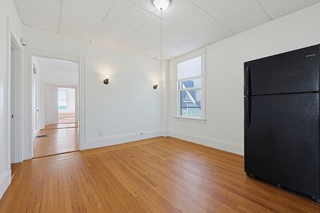 49 Atlantic Terrace, Lynn, MA 01902