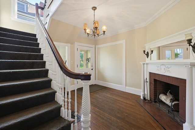 49 Atlantic Terrace, Lynn, MA 01902