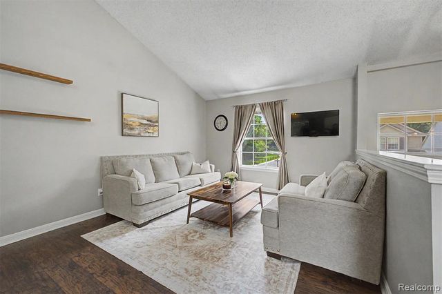 6400 Lake Meadow Drive, Waterford, MI 48327