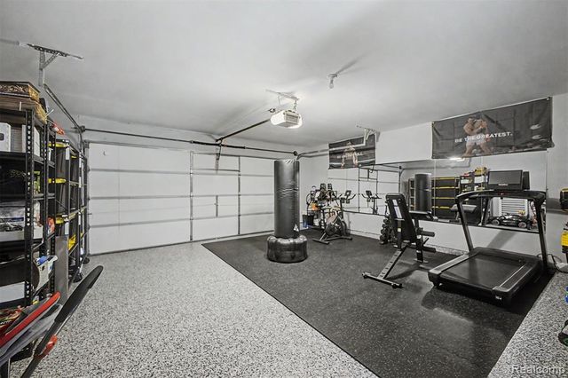 6400 Lake Meadow Drive, Waterford, MI 48327