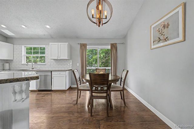 6400 Lake Meadow Drive, Waterford, MI 48327