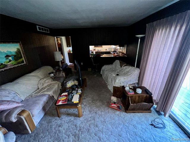 37115 Pocahontas Drive, Clinton Township, MI 48036