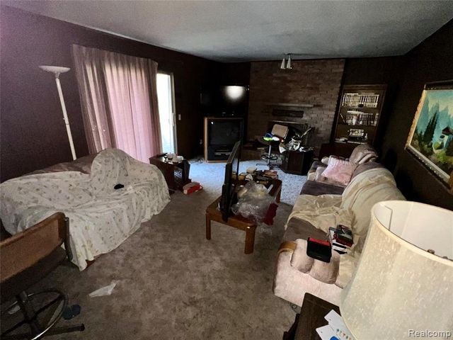 37115 Pocahontas Drive, Clinton Township, MI 48036