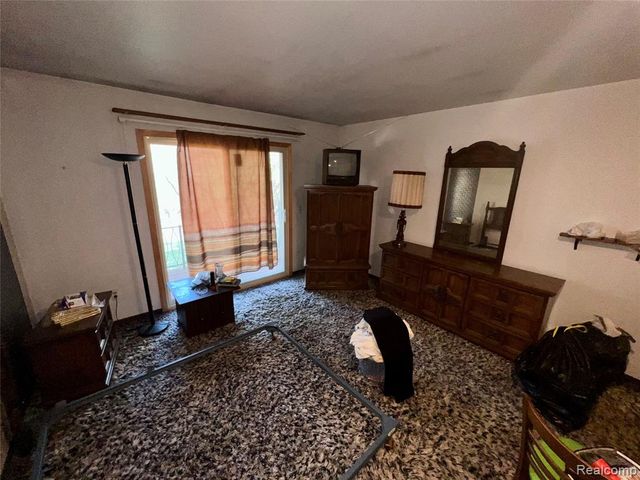 37115 Pocahontas Drive, Clinton Township, MI 48036