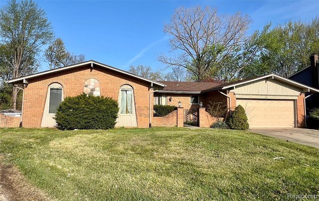 37115 Pocahontas Drive, Clinton Township, MI 48036