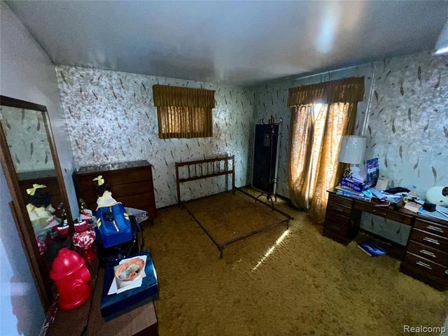 37115 Pocahontas Drive, Clinton Township, MI 48036