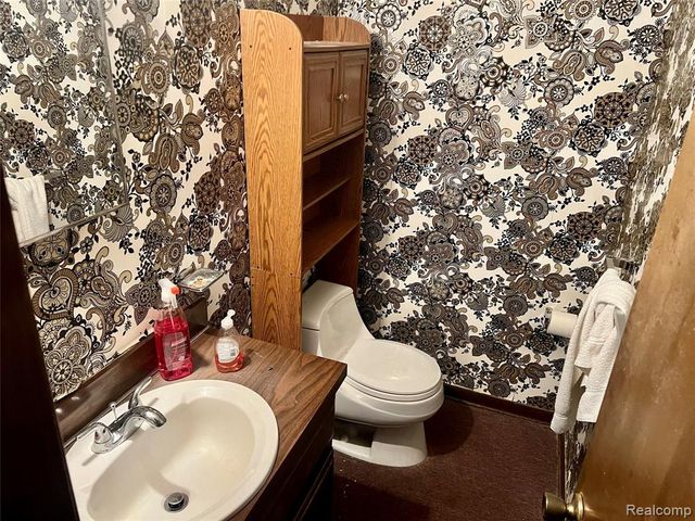 37115 Pocahontas Drive, Clinton Township, MI 48036