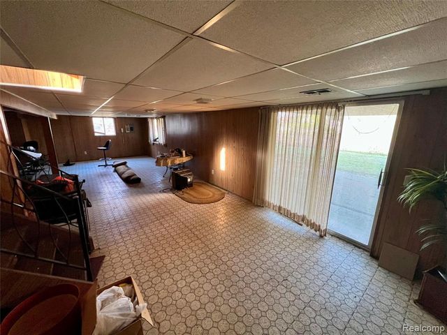 37115 Pocahontas Drive, Clinton Township, MI 48036
