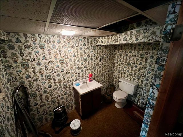 37115 Pocahontas Drive, Clinton Township, MI 48036