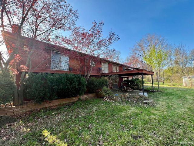 37115 Pocahontas Drive, Clinton Township, MI 48036