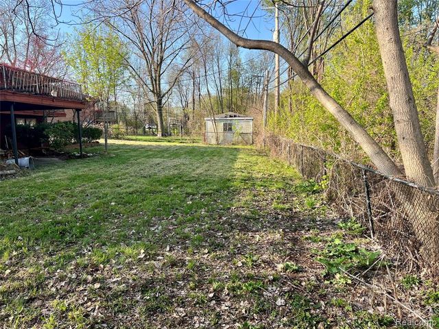 37115 Pocahontas Drive, Clinton Township, MI 48036