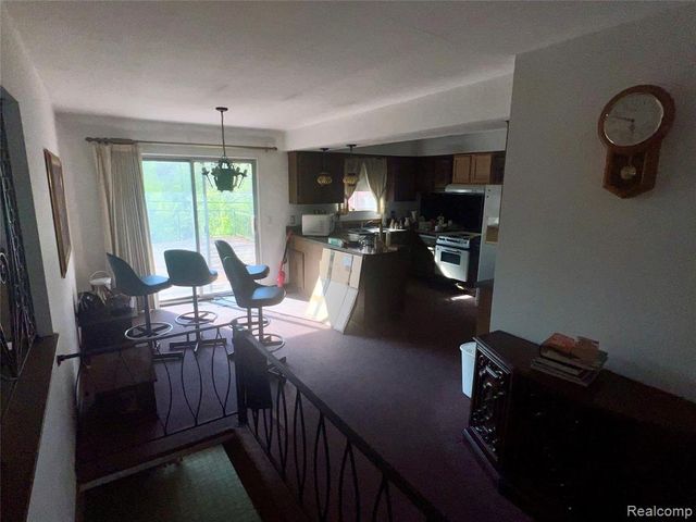 37115 Pocahontas Drive, Clinton Township, MI 48036