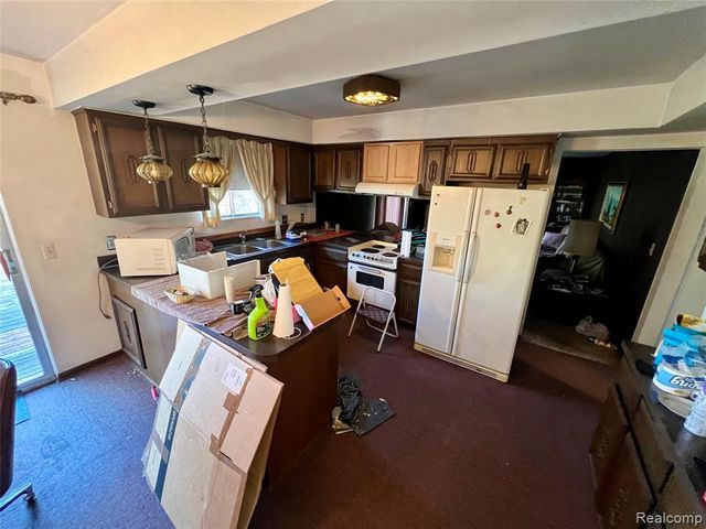 37115 Pocahontas Drive, Clinton Township, MI 48036