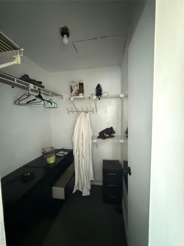 32 Suffolk Road 2, Island Park, NY 11558