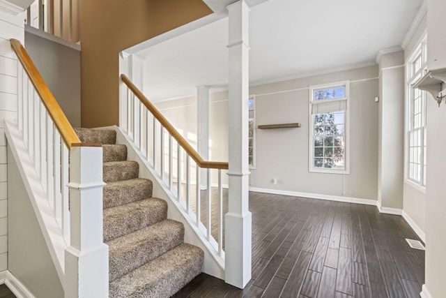 822 E Remington Square, La Porte, IN 46350