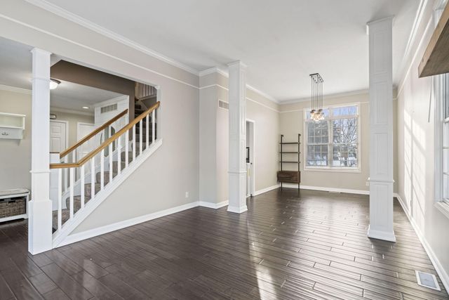 822 E Remington Square, La Porte, IN 46350