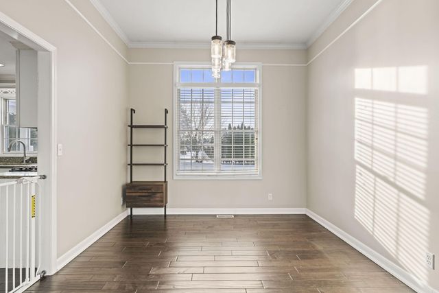 822 E Remington Square, La Porte, IN 46350