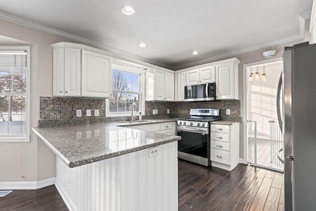 822 E Remington Square, La Porte, IN 46350