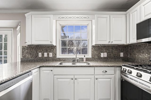 822 E Remington Square, La Porte, IN 46350