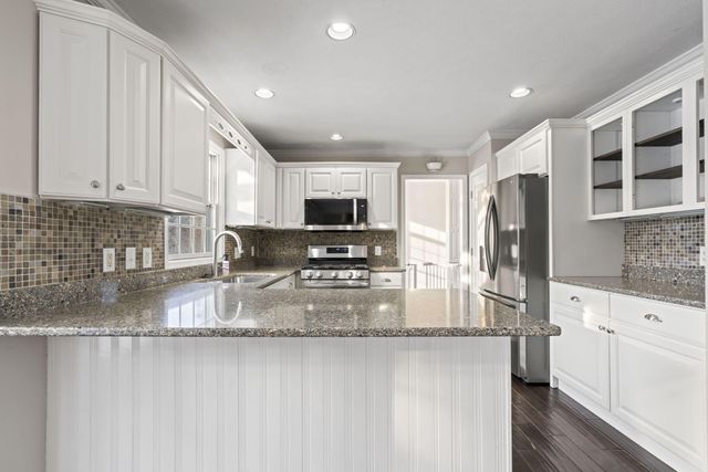 822 E Remington Square, La Porte, IN 46350